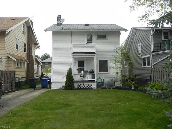 4th image of 17605 Fries Ave