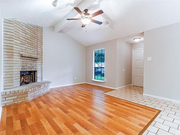 5th image of 7104 Village Lake Dr
