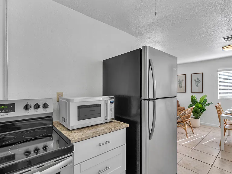 1627 N Bryant Ave #A — Photo 11