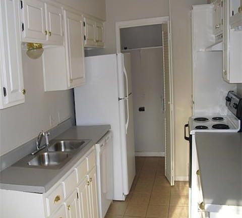 4th image of 13553 Castilian Dr #1