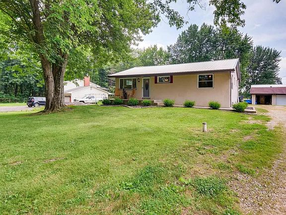 3rd image of 435 Woodside Dr