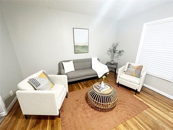 4th image of 3746 Mersington Ave