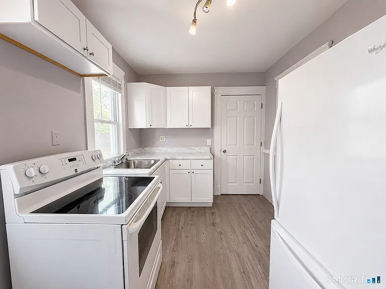 132 Clinton St — Photo 8