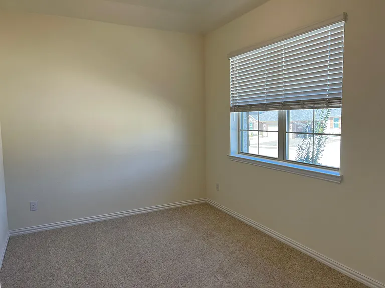 3409 Riverlawn Dr — Photo 9