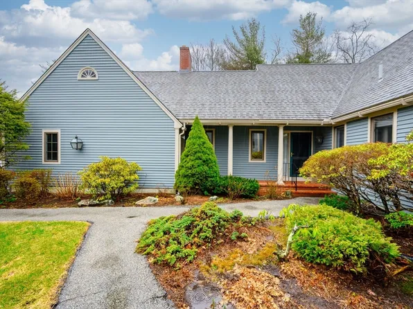 100 Pond St APT 44, Cohasset, MA 02025