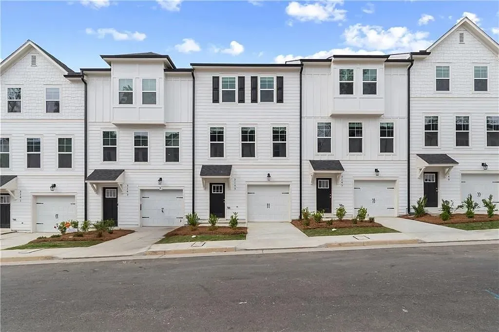 4 bed, 3.5 bath, 1941 sqft, $3,000 — Photo 3