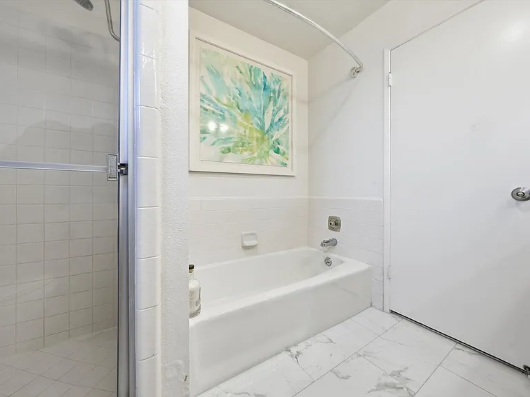 222 7th St #202 — Photo 15