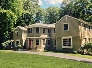 135 Jonathan Rd, New Canaan, CT 06840
