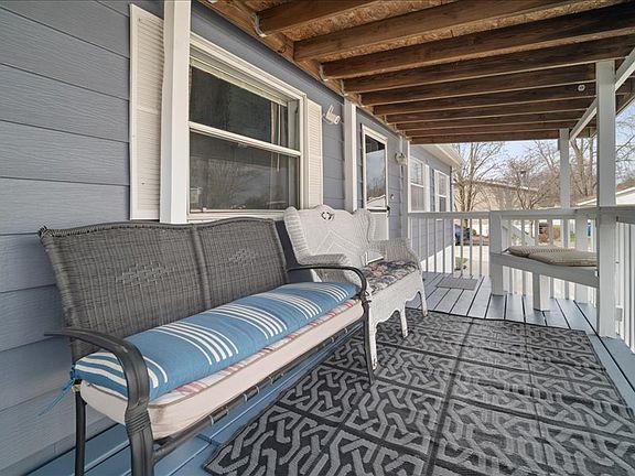 3rd image of 411 Avenue G
