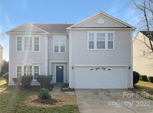 121 Farm Springs Dr, Mount Holly, NC 28120