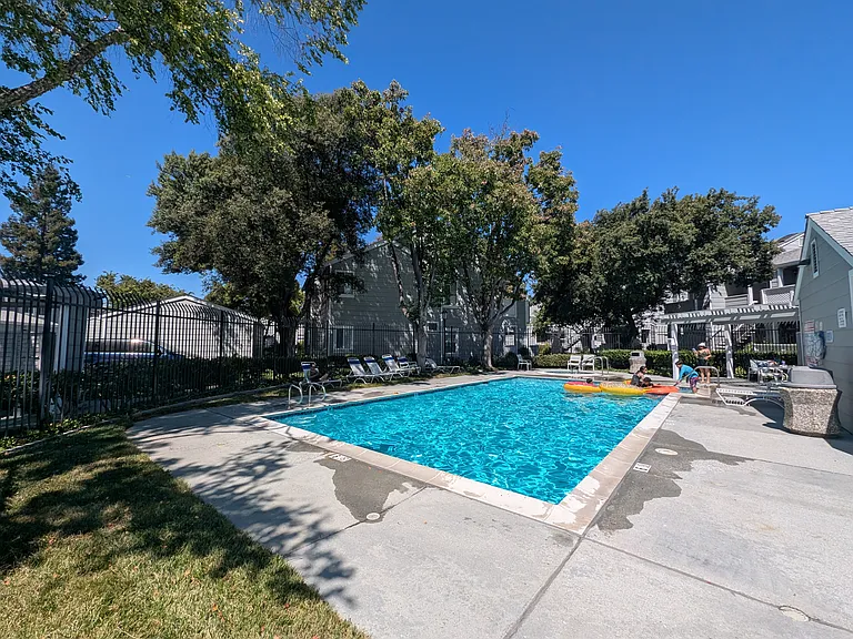 1573 Thornbriar Dr — Photo 19
