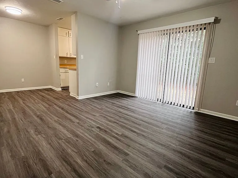 3207 Jim Lee Rd — Photo 2