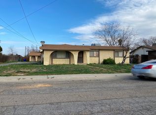 867 W Cedar St, Exeter, CA 93221