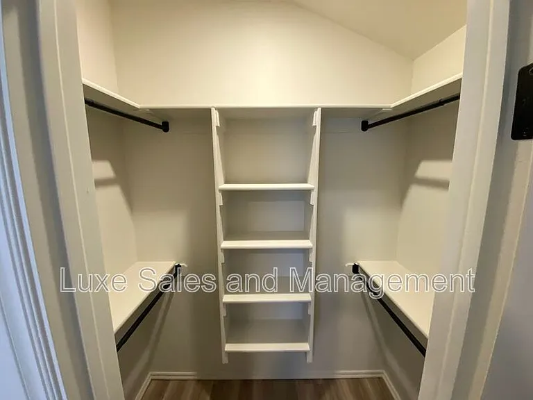 8000 NW 110th Dr — Photo 23