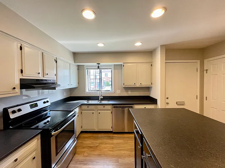 40 Terrace Ct — Photo 5