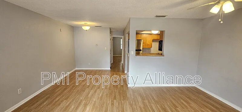 1 bed, 1.0 bath, 678 sqft, $1,300 — Photo 4