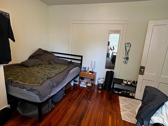 5th image of 67 Kinnaird St #1