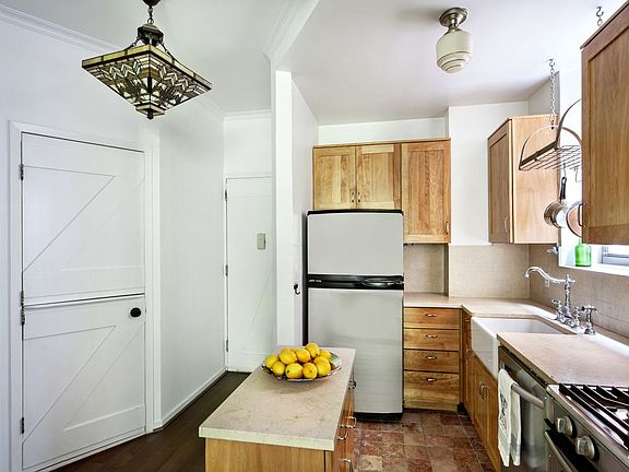 3rd image of 518 E 11th St APT 3B
