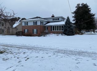 2237 W Lincoln St, Mount Prospect, IL 60056