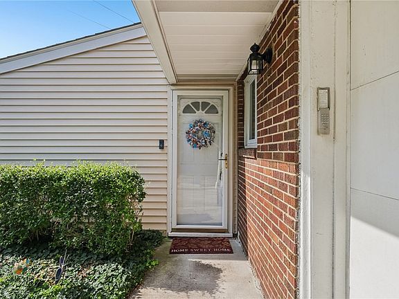 4th image of 675 Meadow Ln