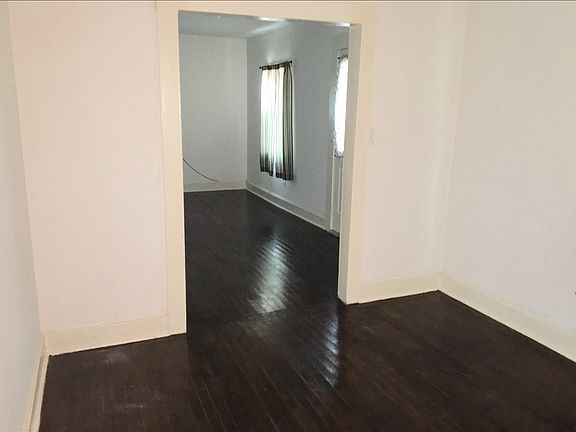 5th image of 127 Fairland Pl