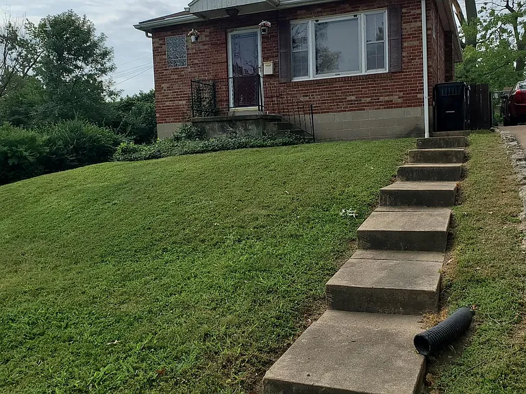 8400 Richard Ave — Photo 23