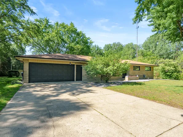584 Benson Rd, Benton Harbor, MI 49022
