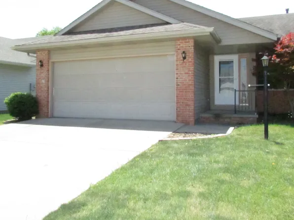 224 Eagle Ridge Dr, Chatham, IL 62629