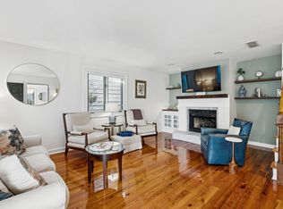 98 Queen St, Charleston, SC 29401