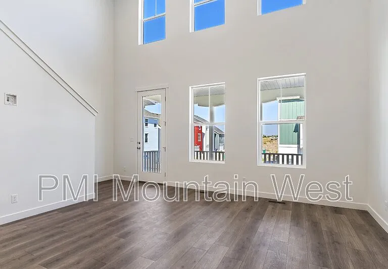 1836 W Red Twilight Ln — Photo 8