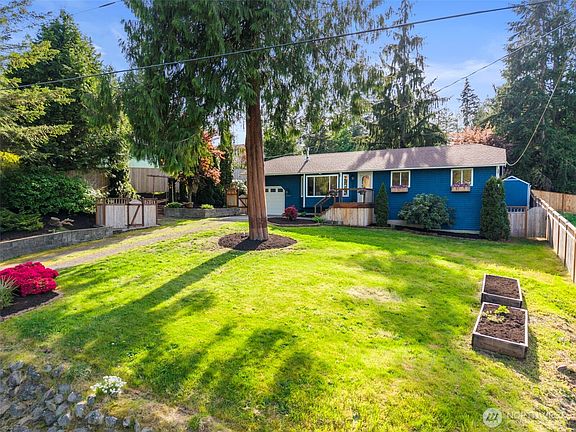 4th image of 27321 Serene Drive NE