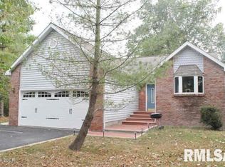 1215 Shawnee Trl, Carterville, IL 62918