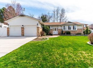 2744 E Willow Hills Dr, Sandy, UT 84093