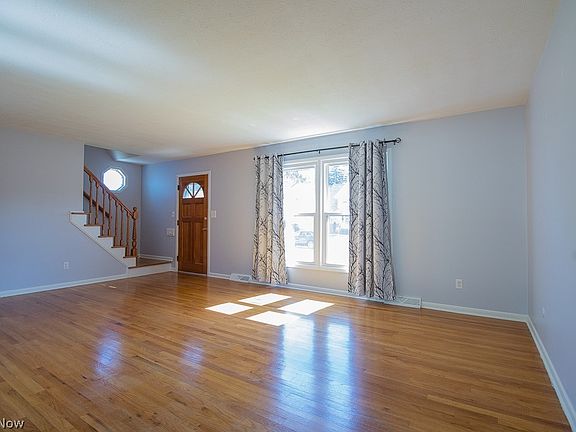 4th image of 340 E 248th St