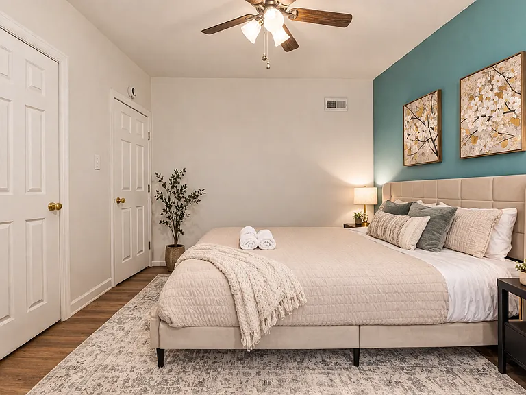 1105 W Berkeley Ct — Photo 25