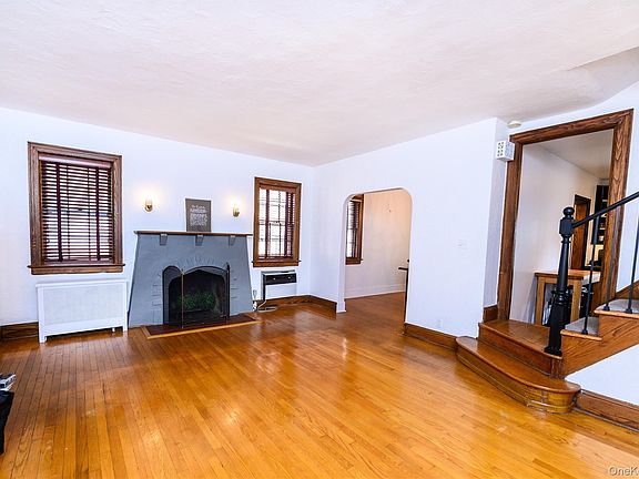 2nd image of 27-19 167 Street