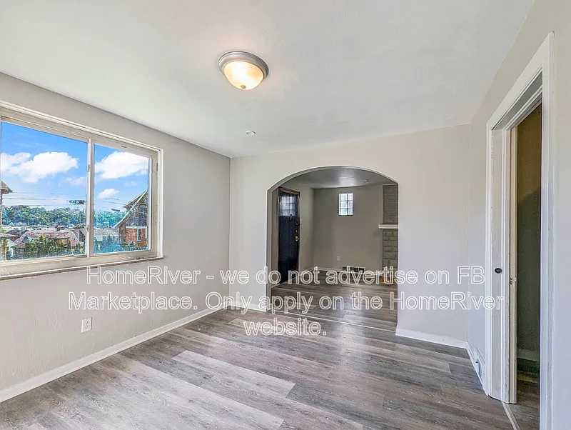 3 bed, 1.0 bath, 1056 sqft, $1,300 — Photo 4