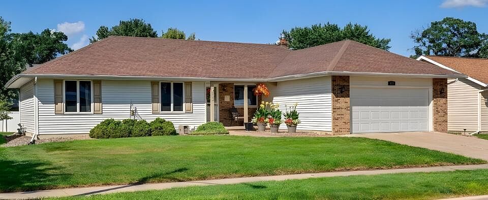 1st image of 613 Ridgeview DRIVE