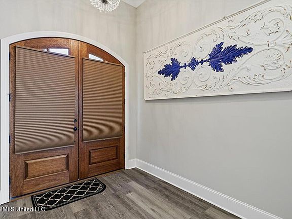 3rd image of 108 Vineyard Blvd