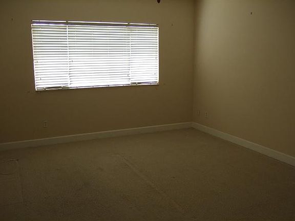 5th image of 10966 Nw 59 St