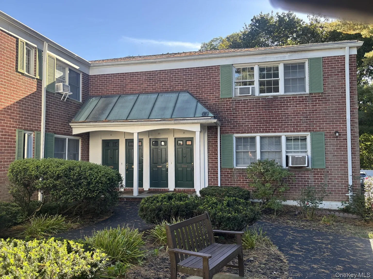 1 bed, 1.0 bath, 735 sqft, $2,500 — Photo 1