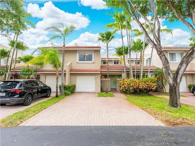 5243 NW 102nd Ct