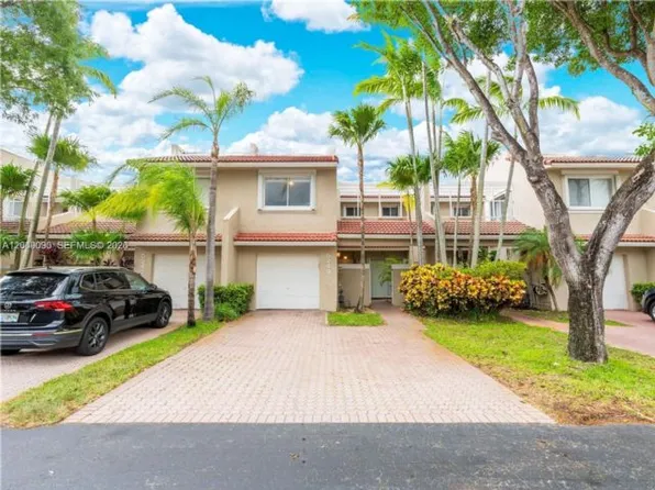 5243 NW 102nd Ct, Doral, FL 33178