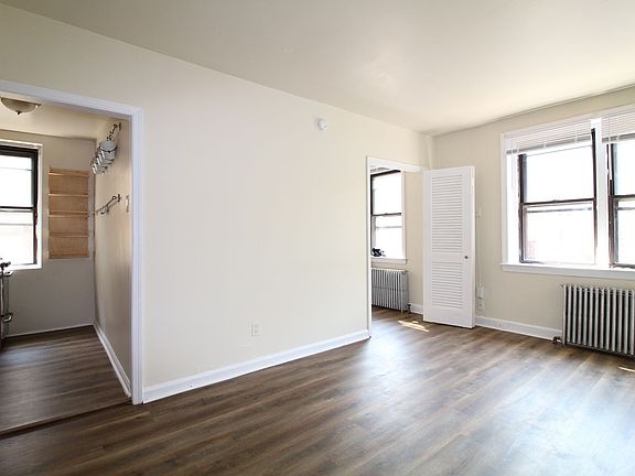 3rd image of 1934 Waverly St APT E208