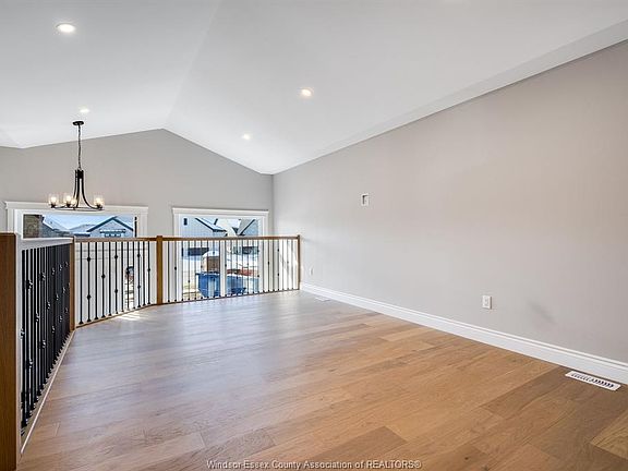 3rd image of 47 Bloomington Way