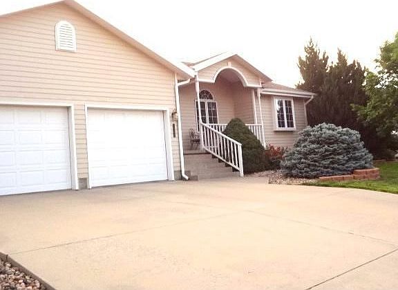 3rd image of 3705 Willow St