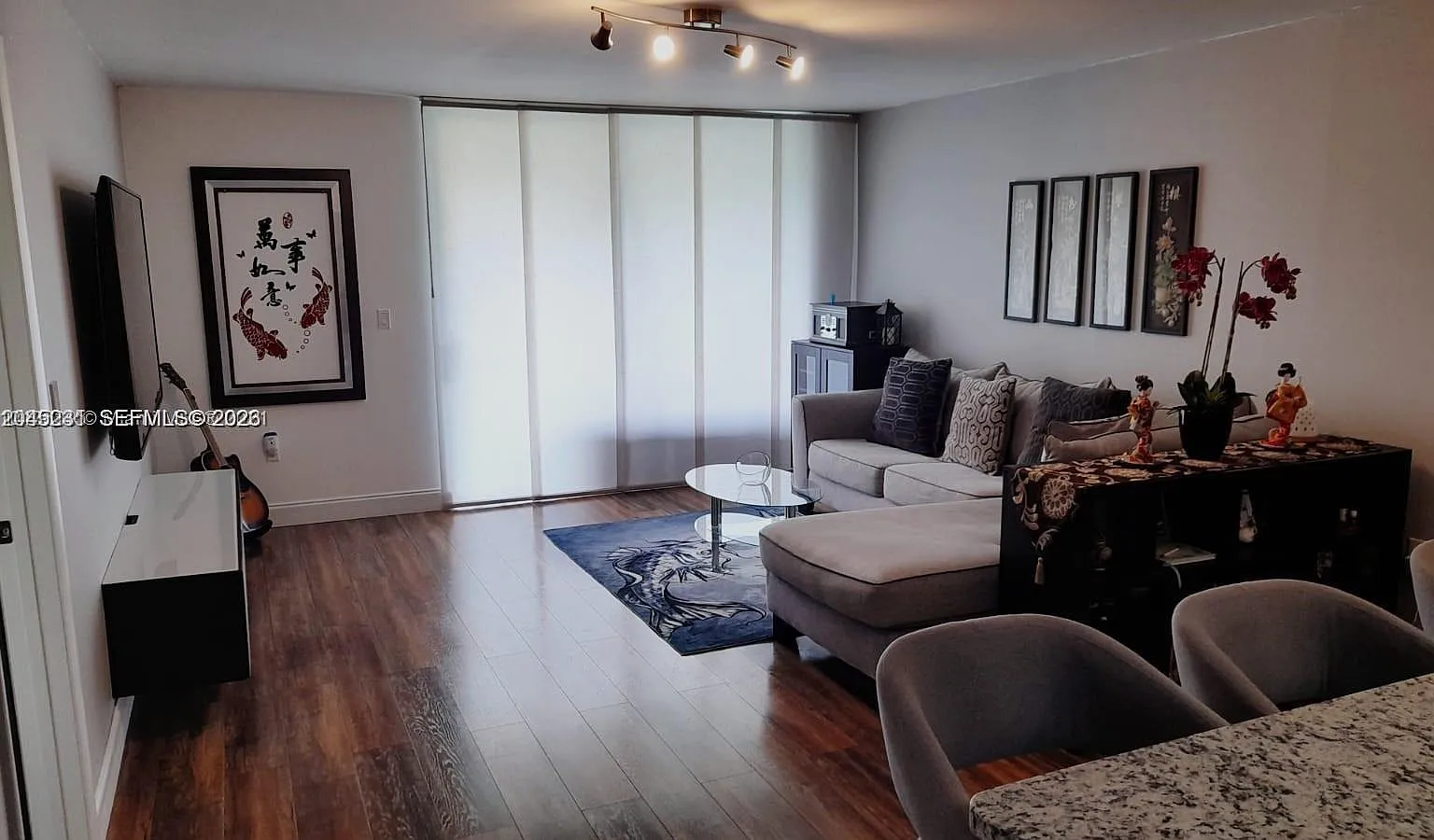 Inverwood Condo — Photo 4