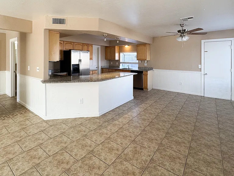 2423 S Ananea — Photo 7