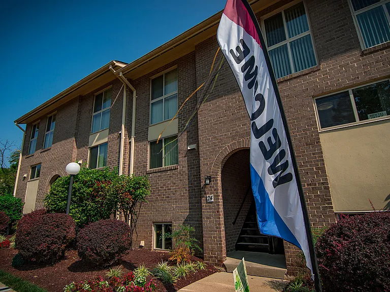 Maplewood Villas Apartments Building Exterior 48