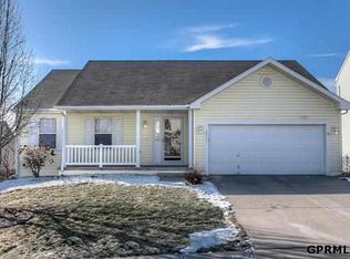 14711 Ruggles St, Omaha, NE 68116